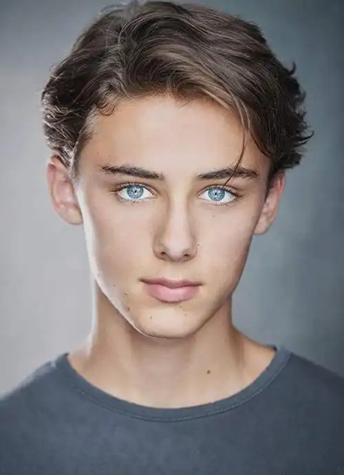 接下来小编就跟大家盘点一下世界各地的千年美男.