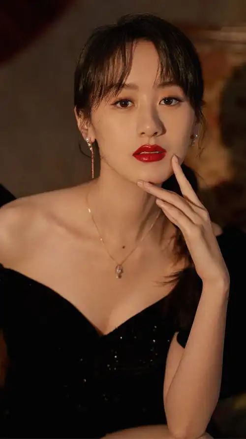 袁冰妍红唇深v性感高清手机壁纸