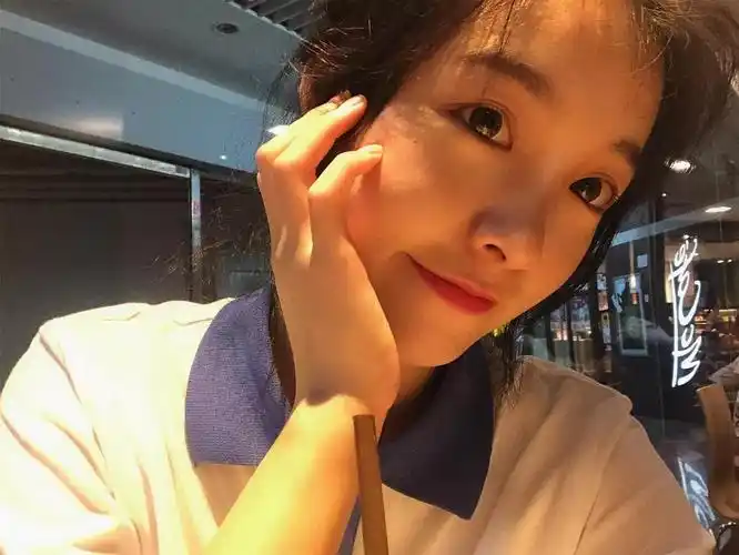 学院朱顺莱新闻学院隋洺居临床医学院阿尔祖娅·阿不都热西提小七经