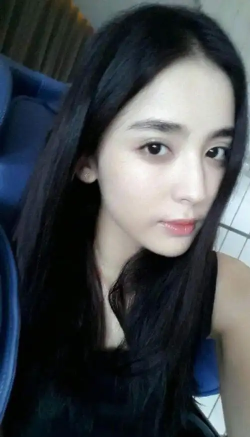 古力娜扎早期大学的照片,美不美你说了算!