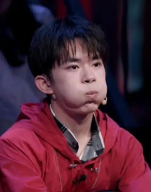 王俊凯#四粉看到三字和四字一起嘟嘟嘴全疯了