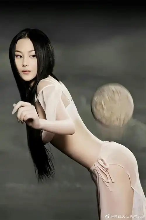 张馨予晒10年前旧照