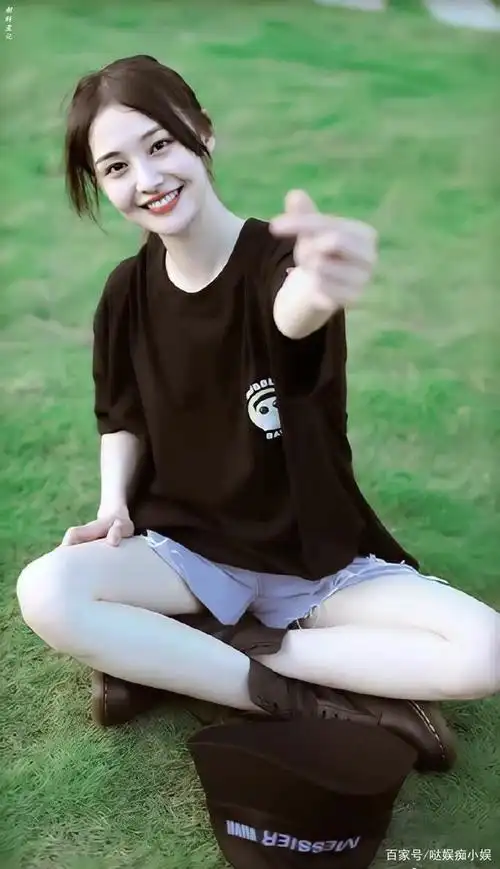 耿直女孩儿郑爽美照走一波,说话小奶音的她你喜欢吗?