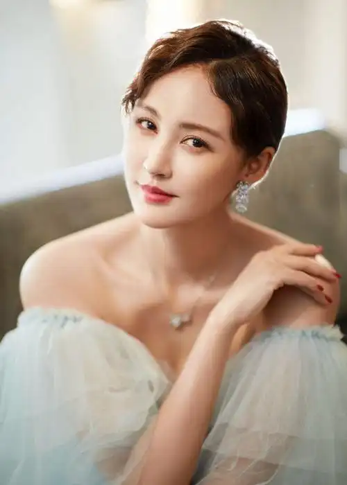 张歆艺专访二姐成了妈曾经不理解的都想通了