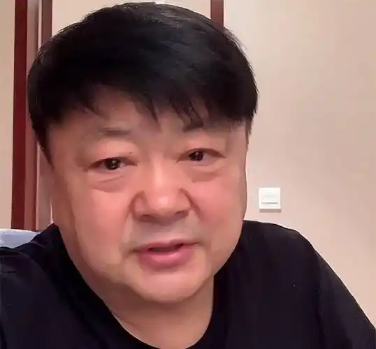 洪剑涛:不忠诚已婚女及时悔改,和妻子分手又复婚,如今儿子成演员