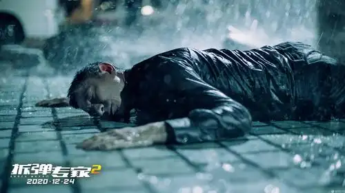 《拆弹专家2》曝光了"刘德华特辑",揭秘刘德华此次身为演员和监制的不