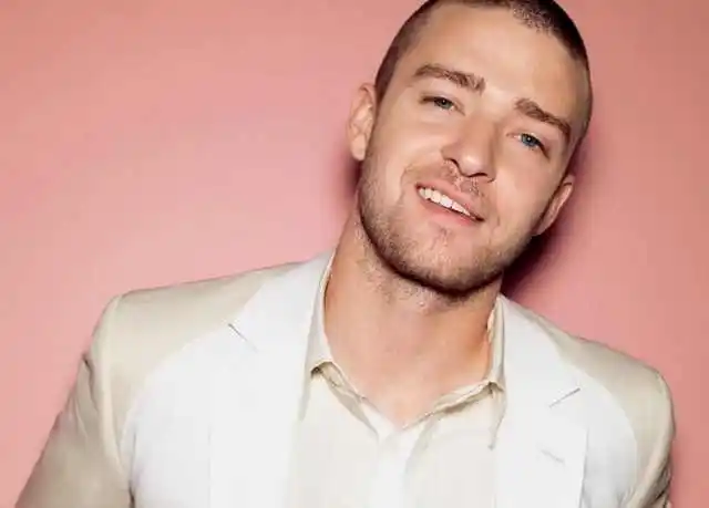 贾老板寸头更帅,个人觉得,有种坏坏的痞气,贾老板