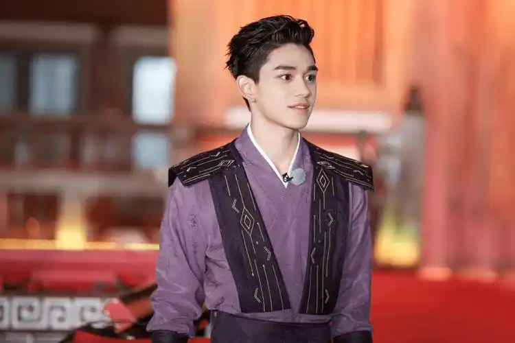 跑男全员古装玩转"三国",《奔跑吧9》收视破3持续领跑周末综艺档