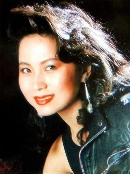 曾在选美比赛中获得"世界亚裔小姐"和"最上镜小姐"的内地演员赵越