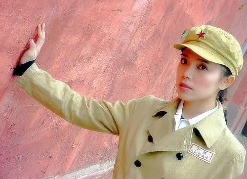 演了20年主角没红,34岁终于大火,却因丈夫病逝,含泪隐退娱乐圈|李佳璇