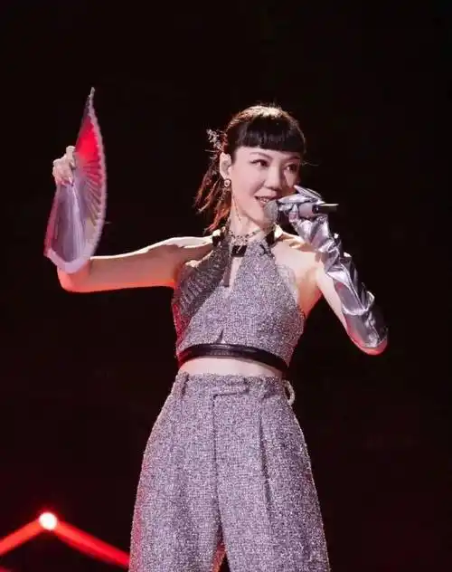 一个生日,娱乐圈中的人情冷暖,在31岁吴莫愁身上体现得淋漓尽致_资源