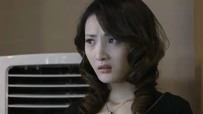 谎言背后:梦瑶去当平面模特,第一天就受到排挤,太难受了!