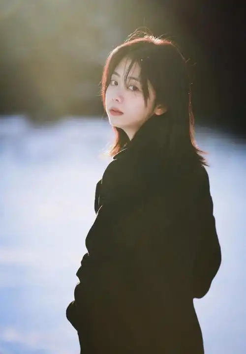 谭松韵的最新"锁骨发",也太好看了吧,显脸小又减龄!