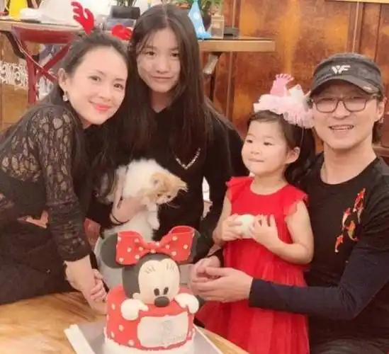 原创章子怡女儿才是整容式长大丑小鸭变白天鹅美得让人认不出