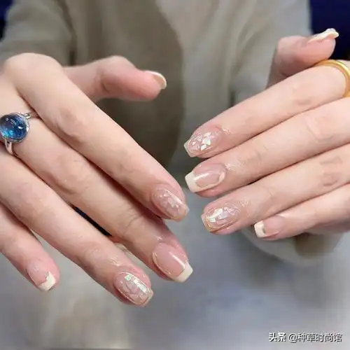 美甲图片简单大方显白(春日时髦美甲等你来做)