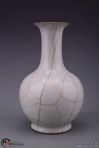 官窑金丝铁线天球瓶