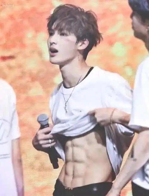 原来这么多男明星都有腹肌最后一位的腹肌连男生都爱了