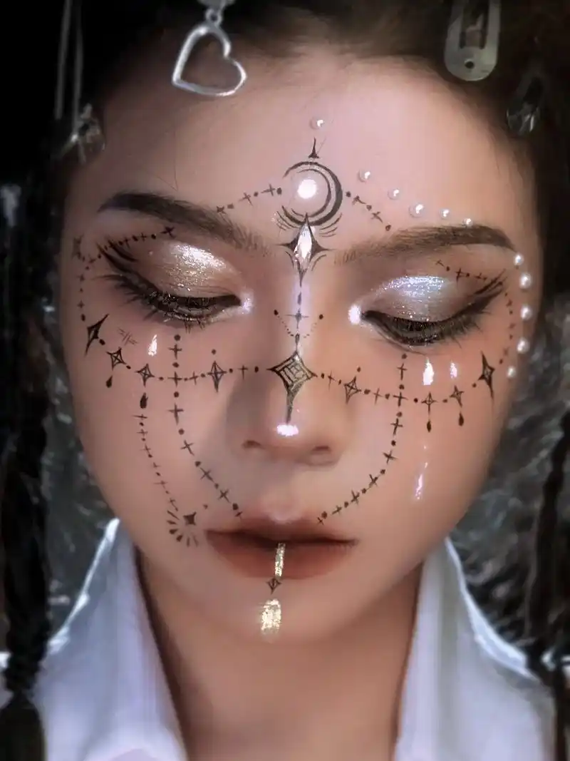 " 创意妆容95.#创意妆 #暗黑系  - 抖音