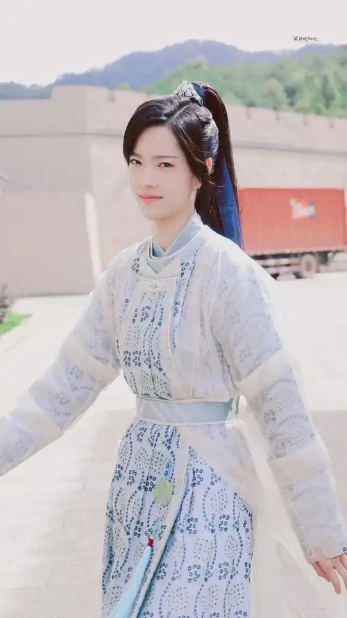 庄达菲春家小姐是讼师##二进制恋爱