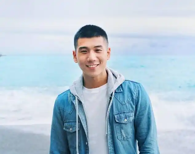 2020男生"短发"流行发型,剪好这4款露额造型,帅气不邋遢