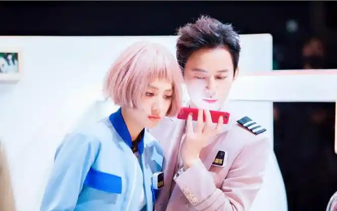 何炅,救不了白敬亭|何炅|白敬亭_新浪新闻