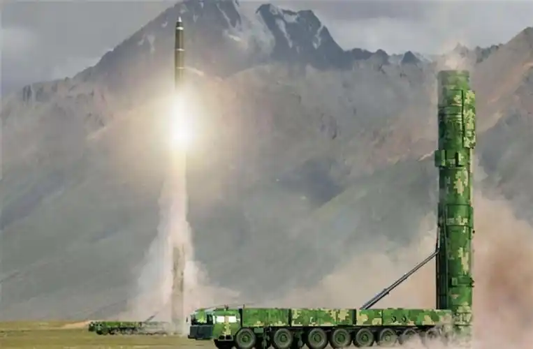 "东风","白杨","民兵"号称世界三大真理,这绝对不是说说而已,而是实实