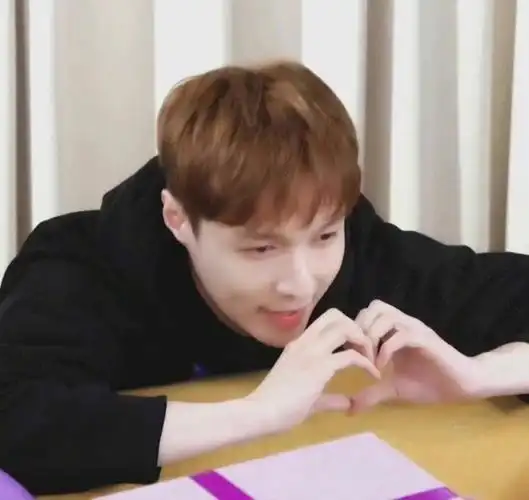 520快乐贝壳r～#张艺兴  #520我爱你  #明星  #张艺兴壁纸  #表情包