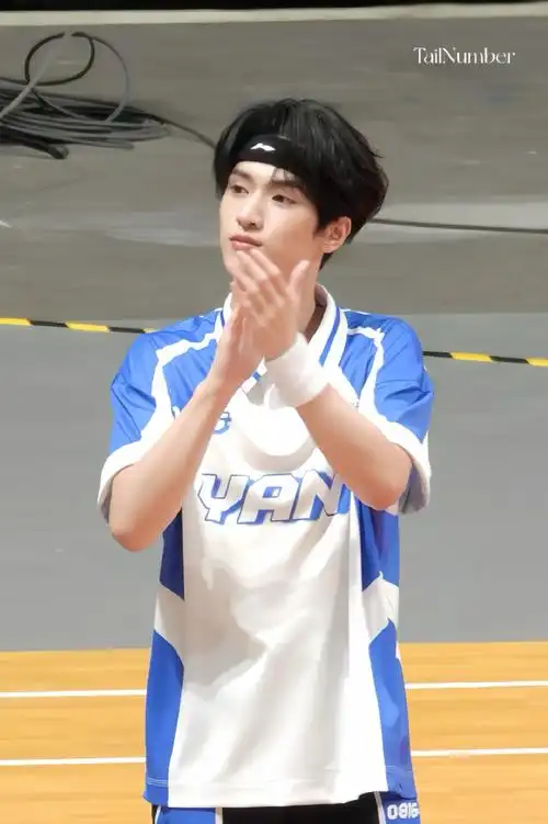 严浩翔 熠立二十与光冠冕##tf家族运动会##严浩翔饭撒##严浩翔运动会