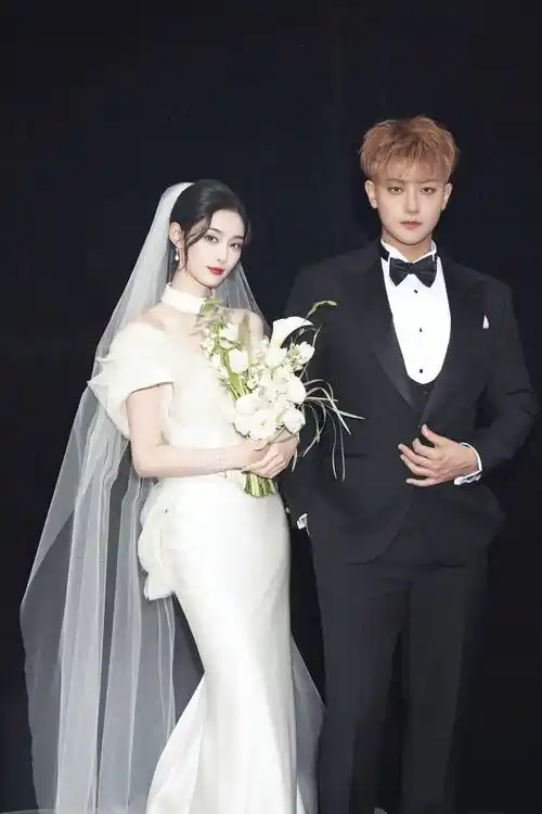 "腿只能露给我看"到深夜陪读,黄子韬的占有式关怀