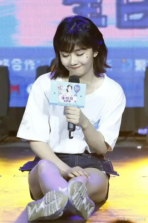 谭松韵让焦虑粉丝私信自己不愧灵魂性感的女人