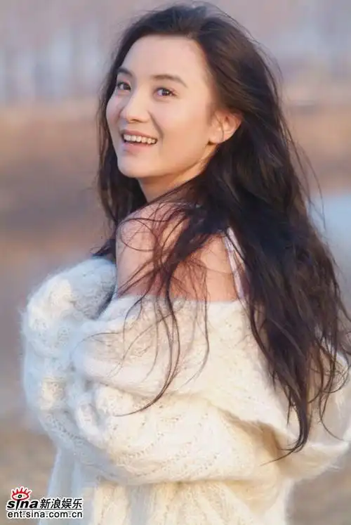 资料图片:演员小宋佳精彩写真(17)