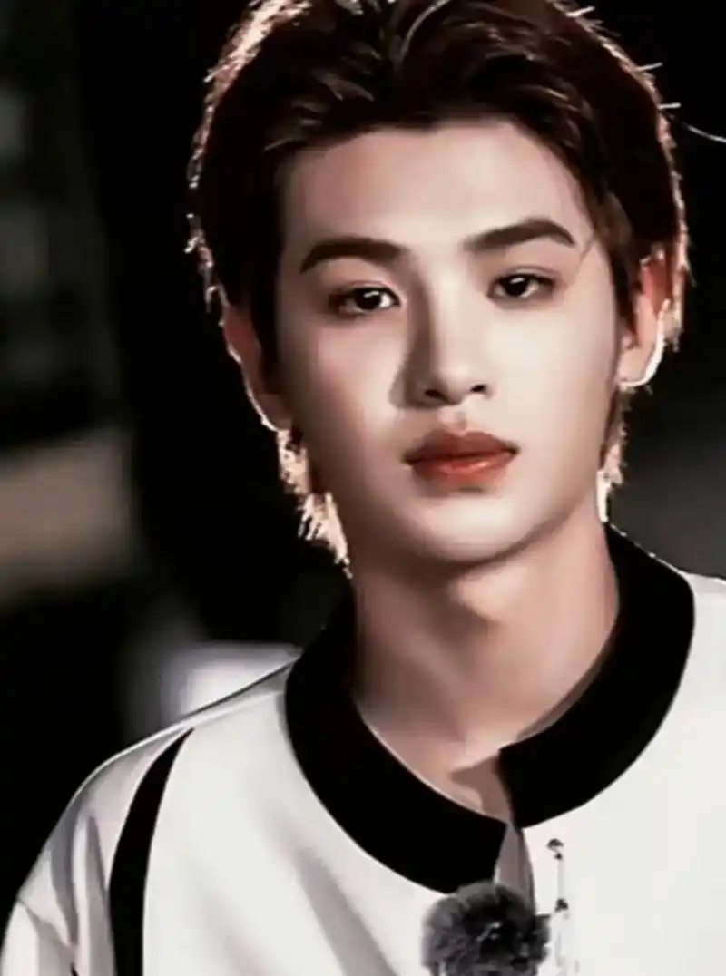 饱饱好可爱#黄明昊 #黄明昊justin #分享照片 - 抖音