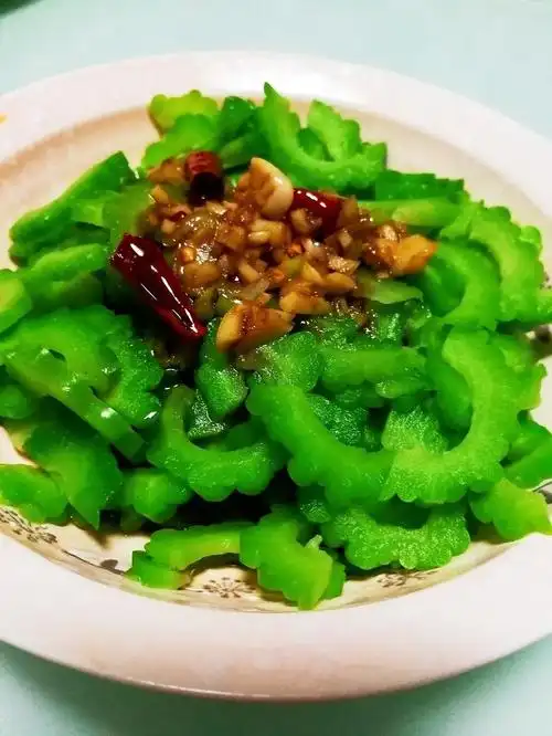 凉拌苦瓜的做法和步骤图解-凉拌苦瓜怎么做好吃的家常菜谱-菜谱大全