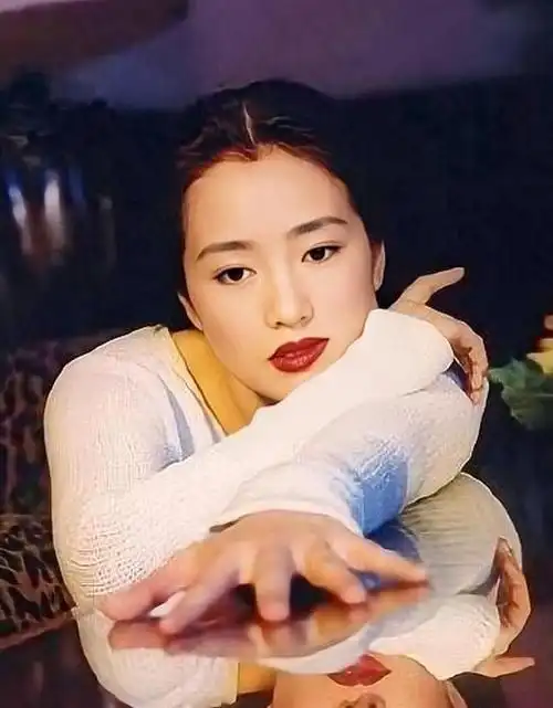 年轻时期的巩俐有多美惊艳了无数人