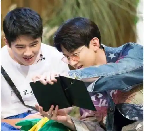 吴亦凡坑惨黄子韬?杨幂欺负助理的瓜?某男星倒贴被拒绝?