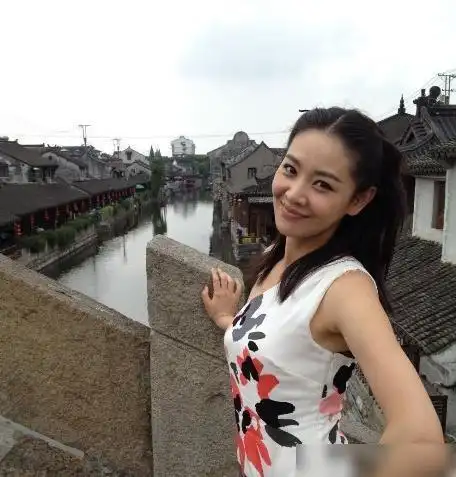 演张嘉译"妻子"走红,成为张国立"女儿",今搭李小冉再登巅峰|王维维