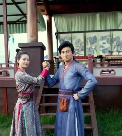 李笑妍进阶新"京城四美" 模仿金喜善成提神醒脑利器【11】