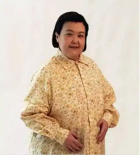 在片场的她总是吃吃吃不停成为了一名喜剧演员