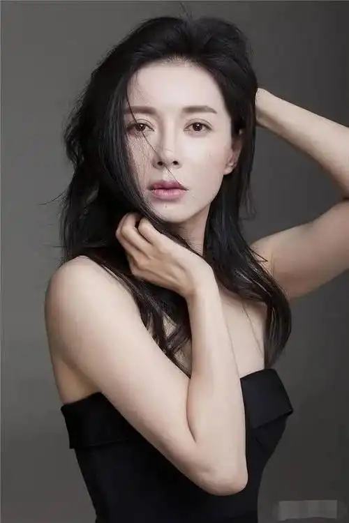 40岁"赛貂蝉"刘敏,戏里戏外都是女王,这样的实力派让人羡慕_腾讯新闻