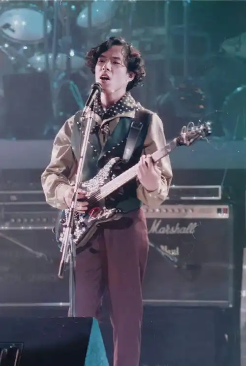 年轻时候的黄贯中