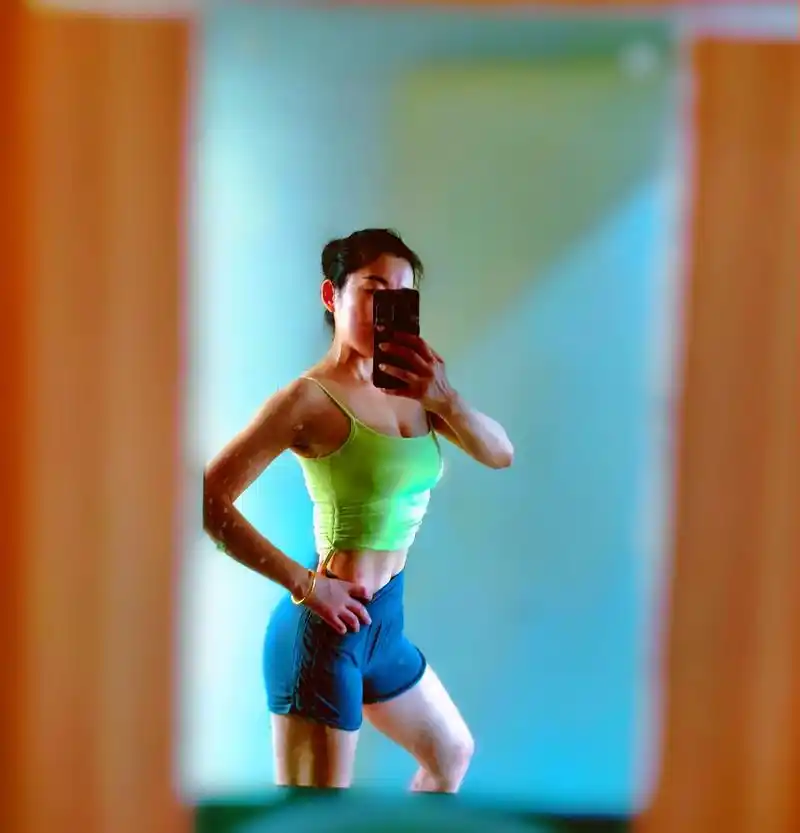 女人练力量怕长肌肉 肌肉哪有那么好长啊 你不要的话都长我身上 - 抖