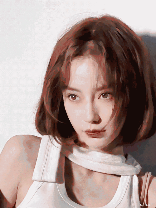 杨颖齐耳短发造型