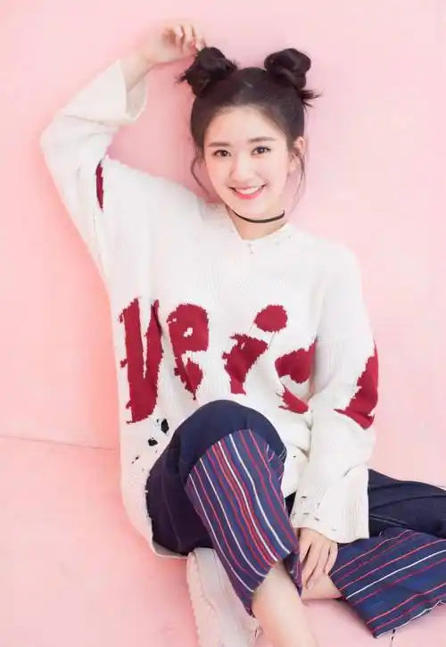 2,赵露思张子枫是从5岁开始就进入演艺圈的,因