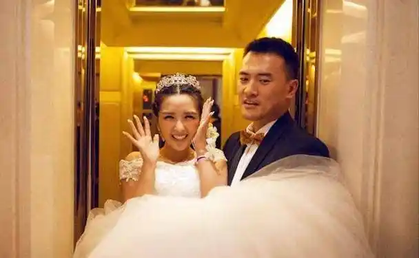 在线求工作,县城走穴,一个比一个卑微_吴莫愁_马景涛_庾澄庆