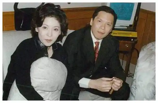 陈岚_女人_向华强