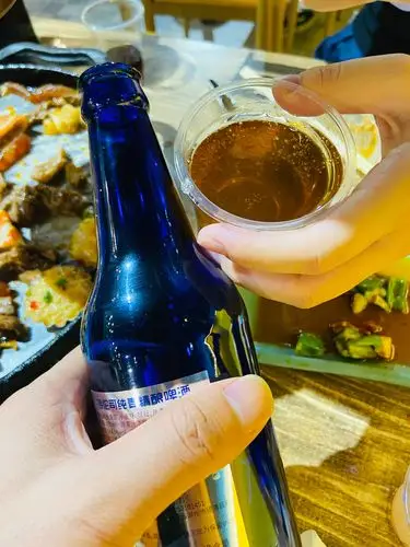 喝啤酒 - 假装是个摄影家 - 图虫