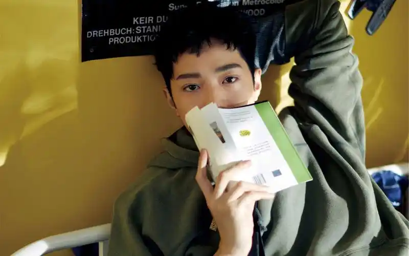 帅哥赖冠霖写真壁纸_赖冠霖电脑壁纸高清_三千图片网