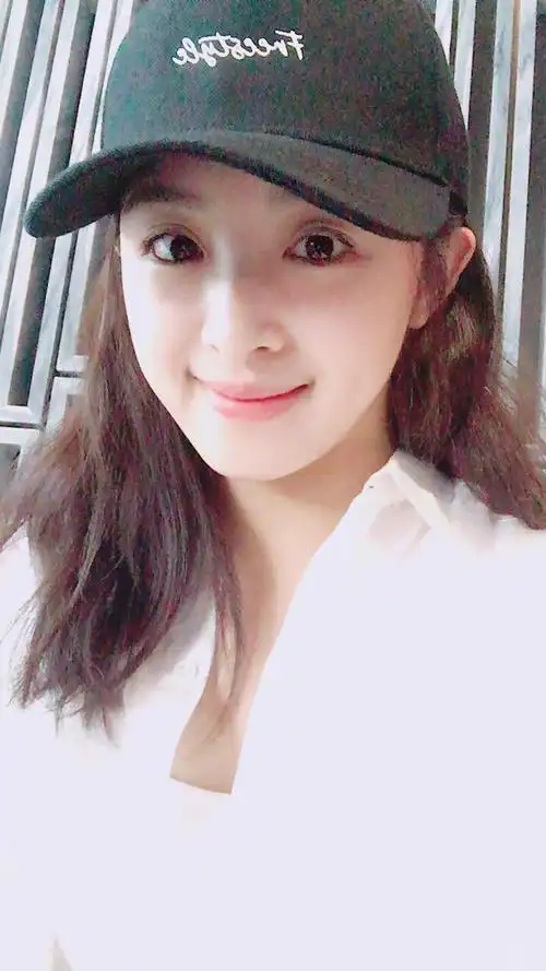 张含韵(中国女歌手,影视演员)_尚可名片