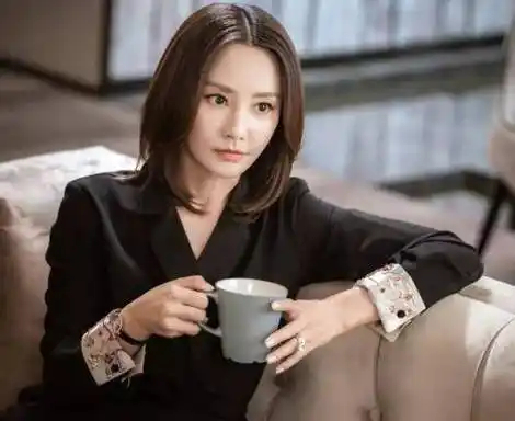 原创吴奇隆前妻马雅舒曝近况美丽得当不像46岁二婚嫁富商生活幸福