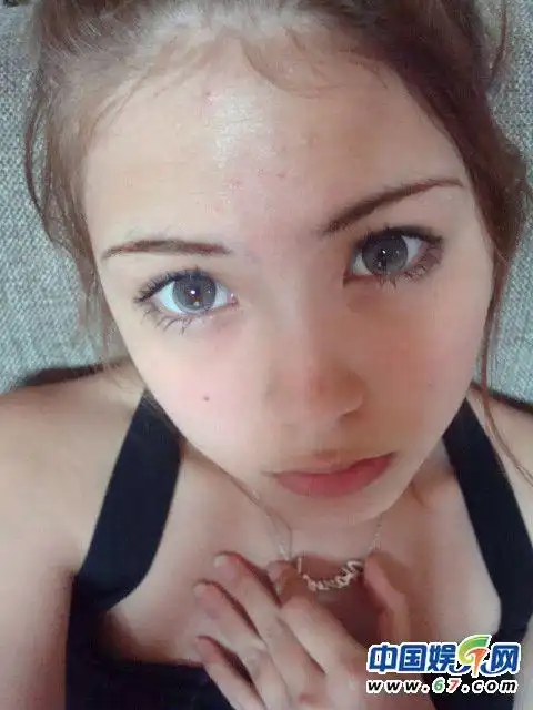 周杰伦三不政策封锁女友昆凌自拍私照满脸痘